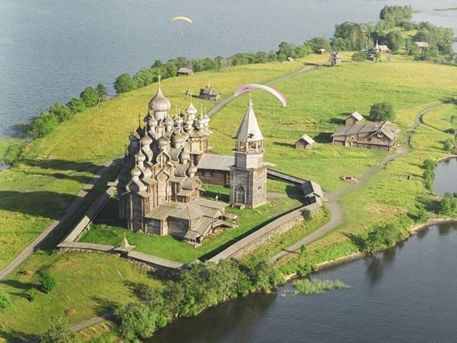 Kizhi Island in Lake Onega ©  SW